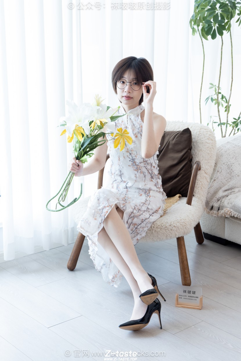 BoBoSocks袜啵啵 714期：小甜豆-两双高跟鞋、薄肉丝（脚尖加固款）、厚灰丝、旗袍（花絮版）