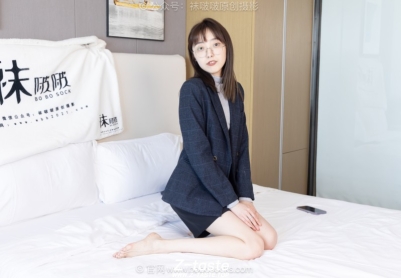 BoBoSocks袜啵啵 709期：稚予-平底鞋、厚灰丝、裸足、ol制服、丝袜淋水剧情（花絮版）