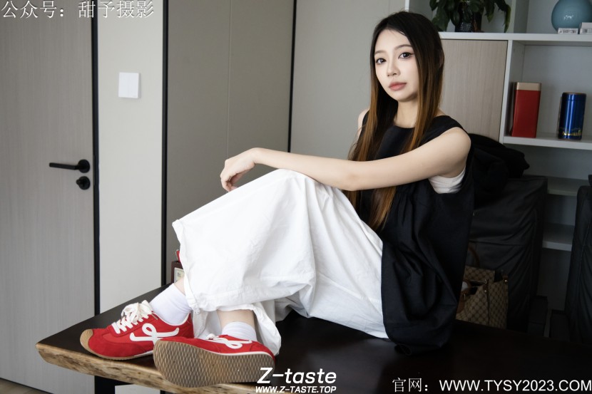 甜予摄影 318期：泡泡-运动鞋、白棉袜、裸足（完整版）