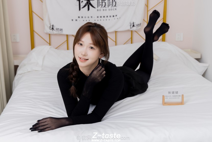 BoBoSocks袜啵啵 668期：香菜-平底鞋、厚黑丝五指袜、黑丝手套（花絮版）